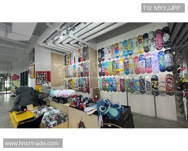 成都滑板队默契配合探秘：团队精神与技术的完美融合