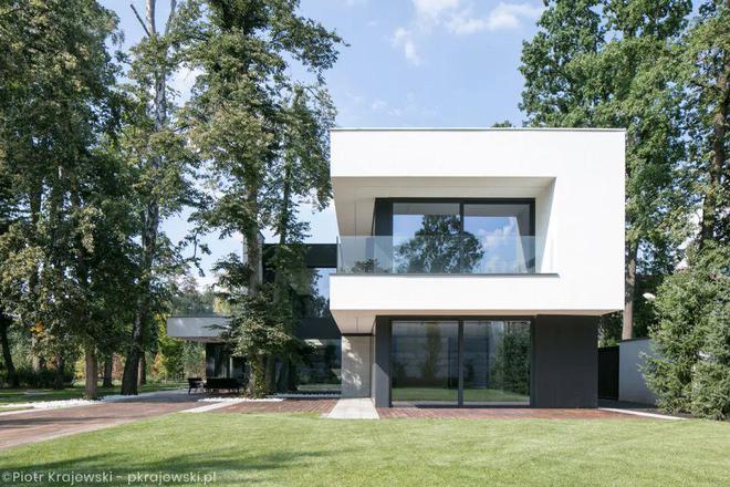 zoty中欧体育全站LONG HOUSE：狭长地块上确当代美学之居(图1)